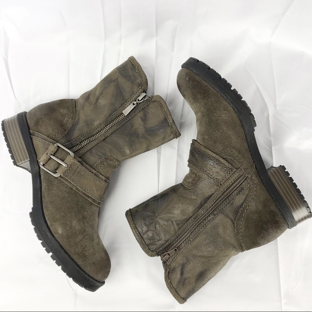 Clarks Collection Combat Boot Side Zipper Buckle